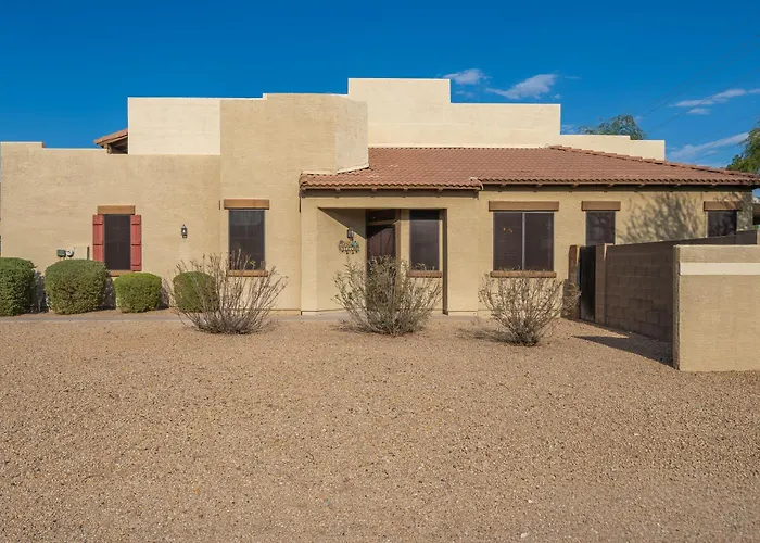 Patio, Grill & Pool Access: Family Retreat In Holiday home Mesa