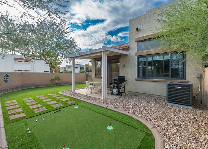 Holiday home Patio, Grill & Pool Access: Family Retreat In *