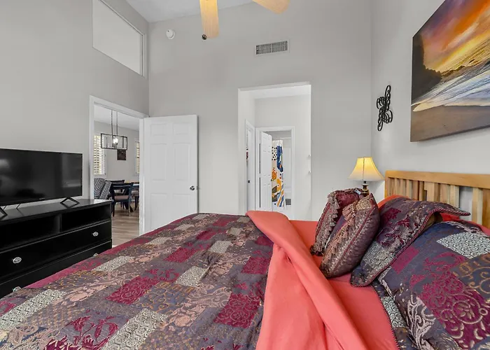 Holiday home Patio, Grill & Pool Access: Family Retreat In *