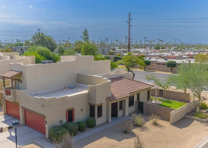 Patio, Grill & Pool Access: Family Retreat In Holiday home Mesa